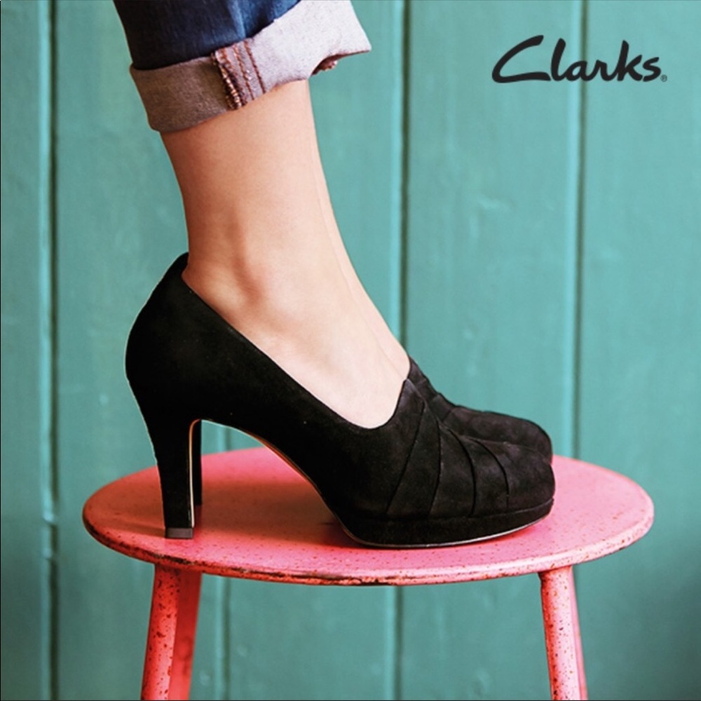 Clark artisan suede pumps
